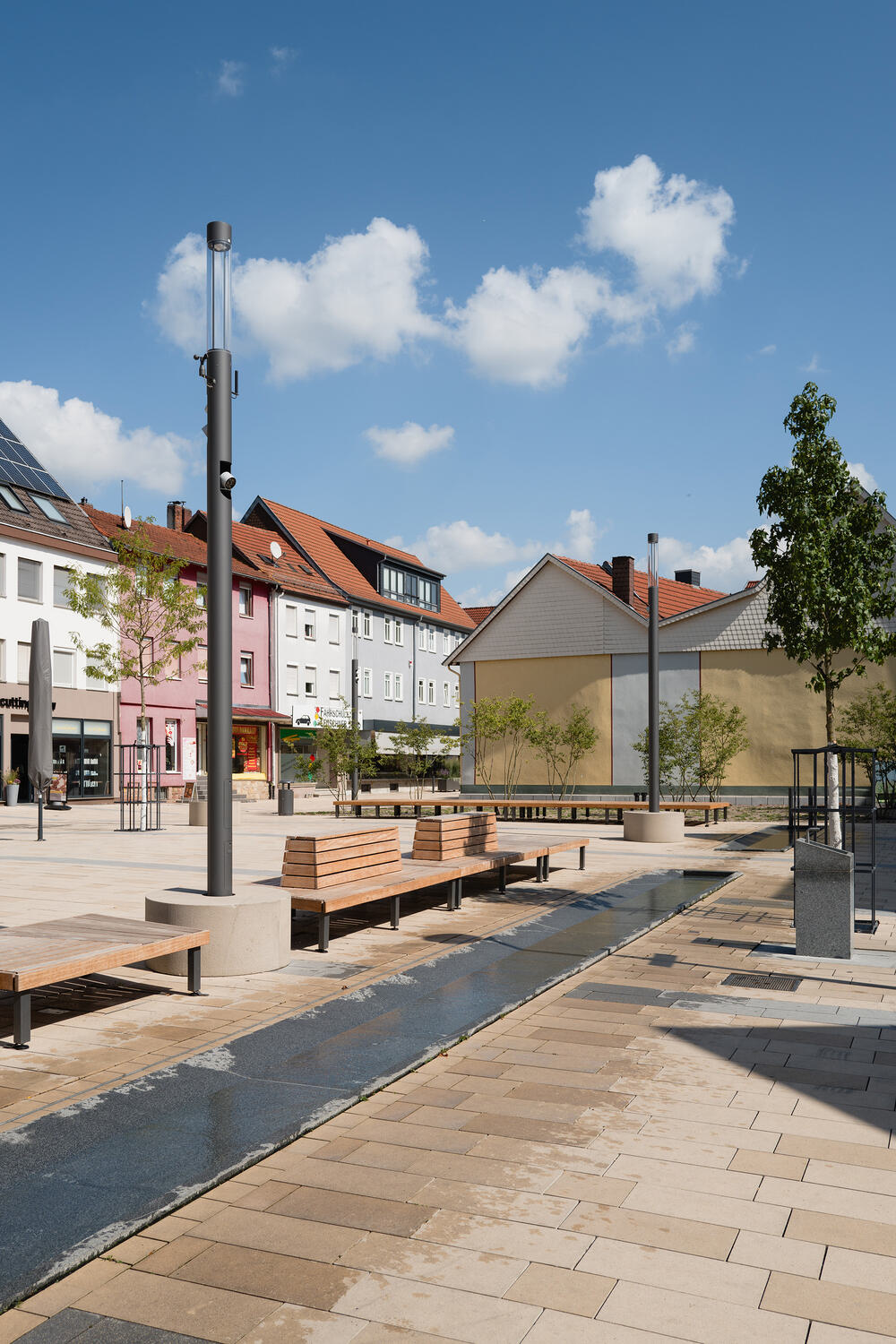 Sitzmöbel am Wasserband